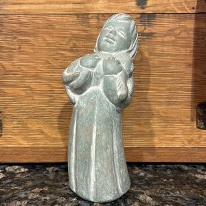 Isabel Bloom statue! Girl holding Kitten💕🥰